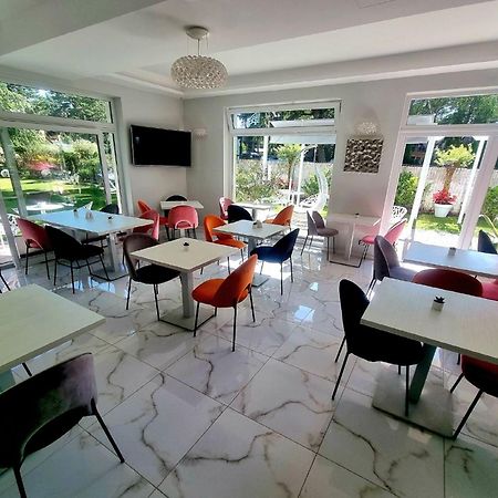 Majestique Hotel Поберово Екстериор снимка