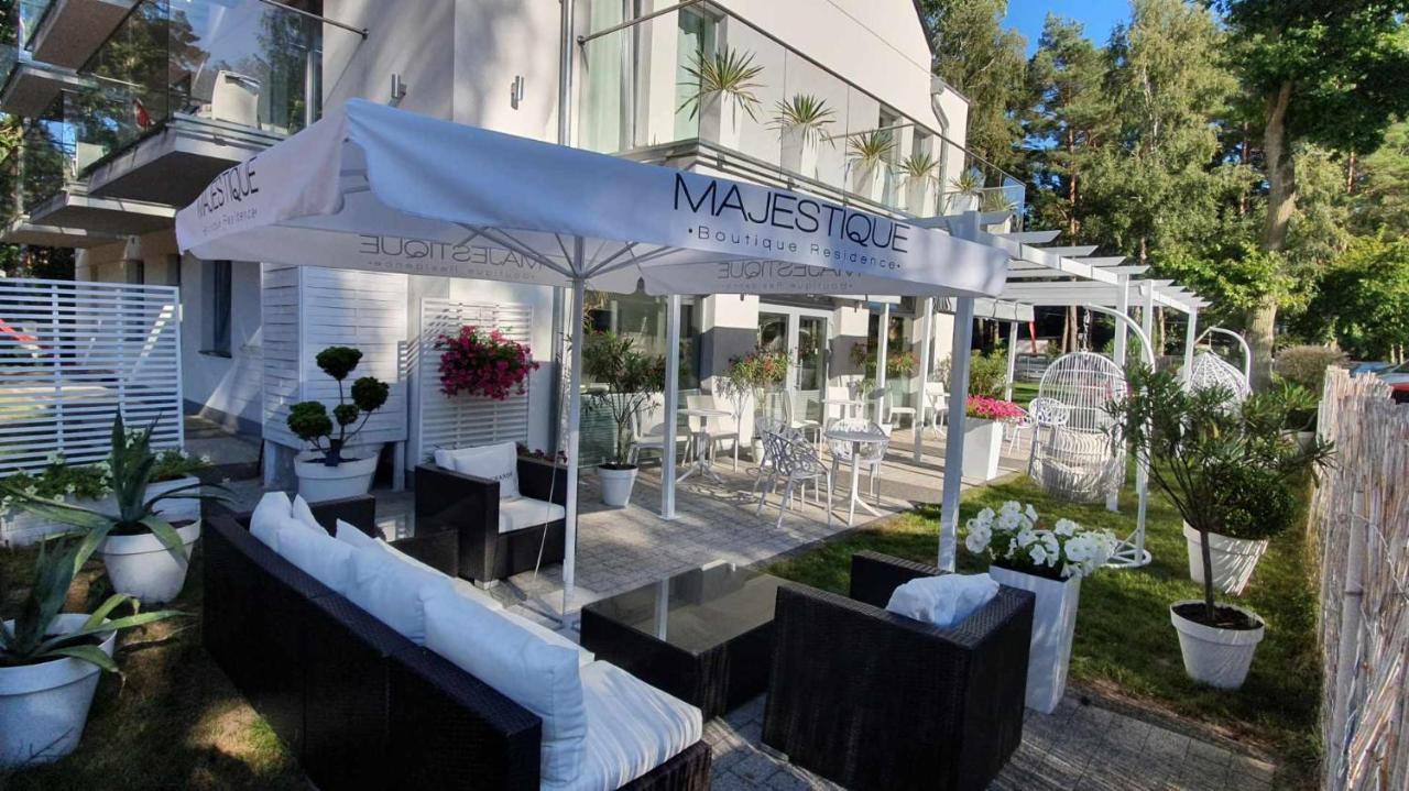 Majestique Hotel Поберово Екстериор снимка