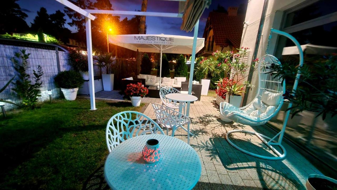 Majestique Hotel Поберово Екстериор снимка