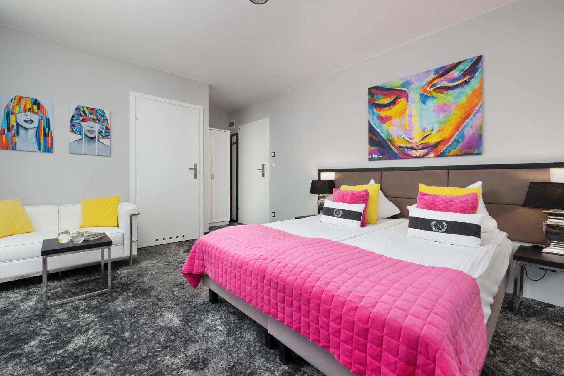 Majestique Hotel Поберово Екстериор снимка